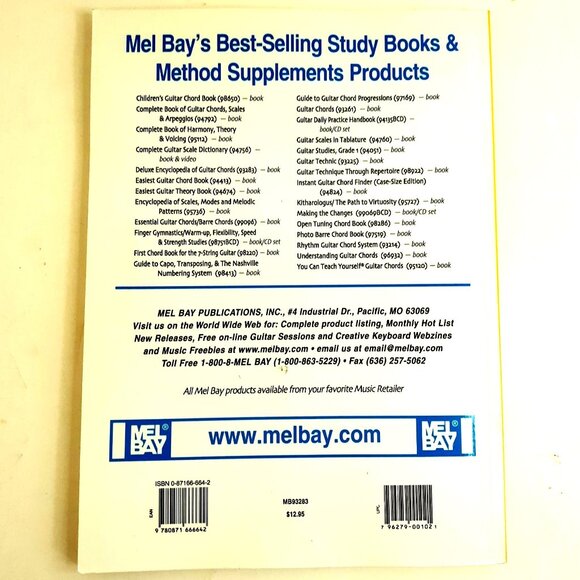 Mel Bay Deluxe Encyclopedia of Guitar Cords 12" x 9" Songbook - Picture 4 of 4